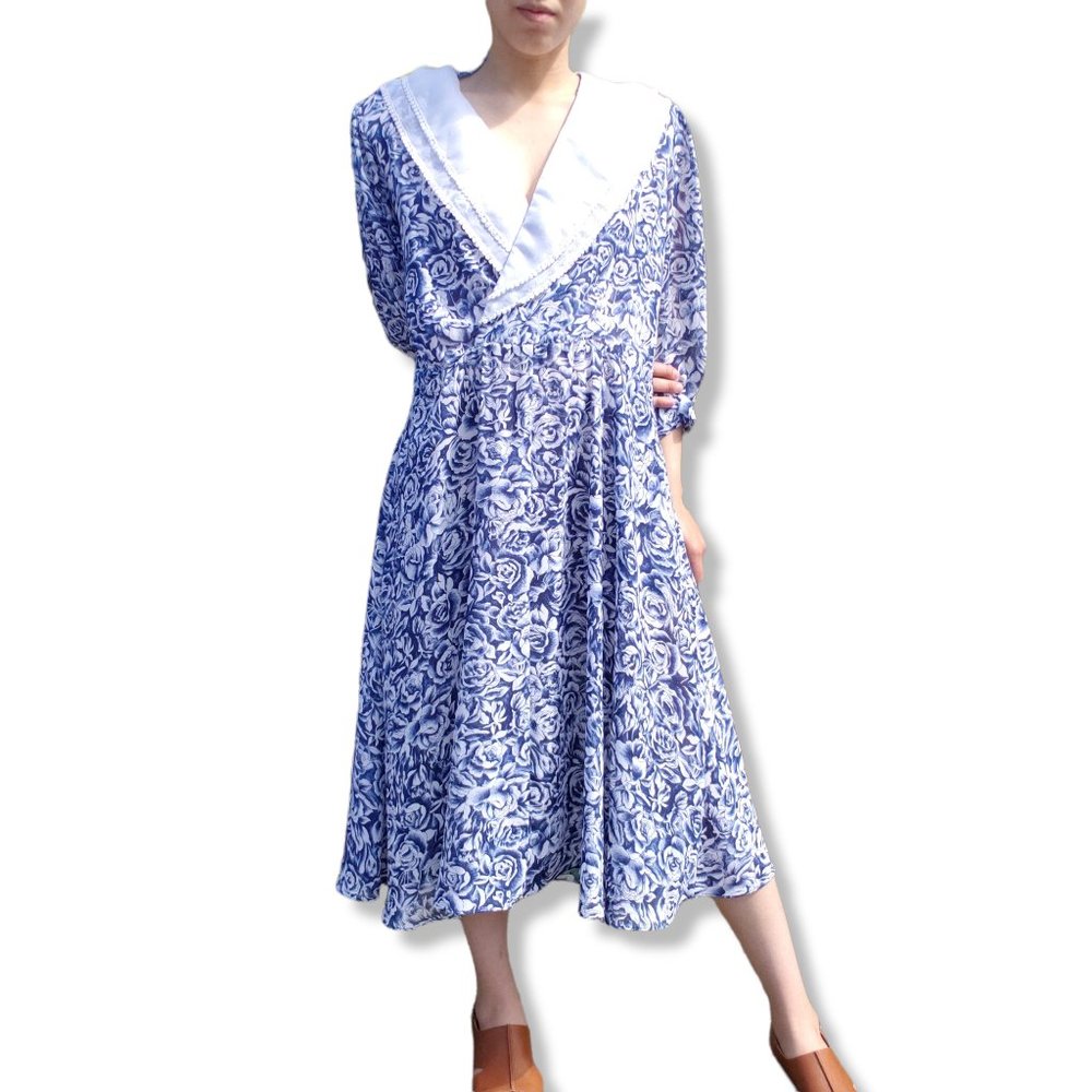 Vintage Carriage Court Blue and White Floral Midi Dress Size 12